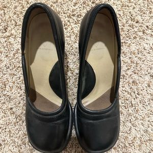 Black size 10 John Fluevog heels
